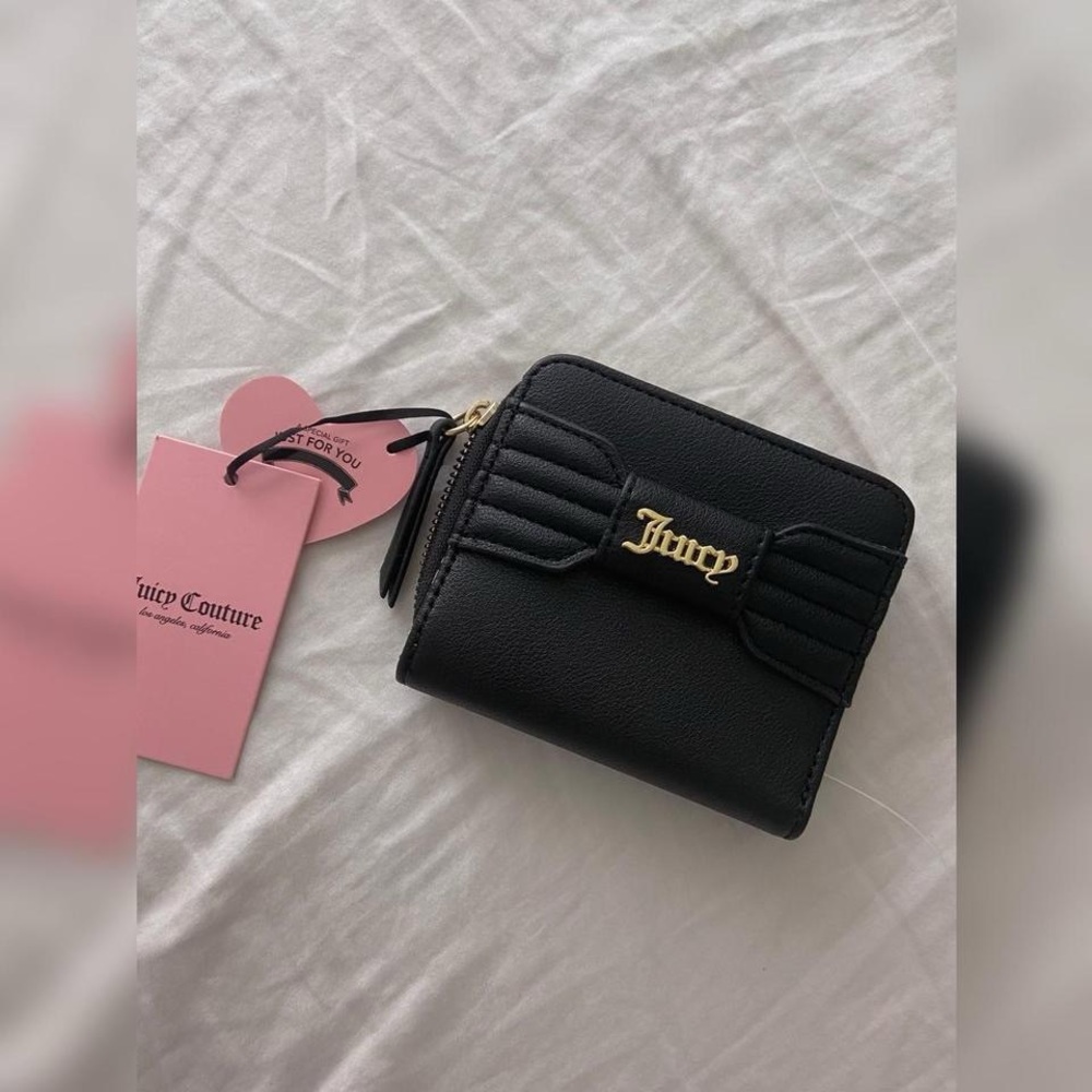 juicy couture bow wallet 🎀